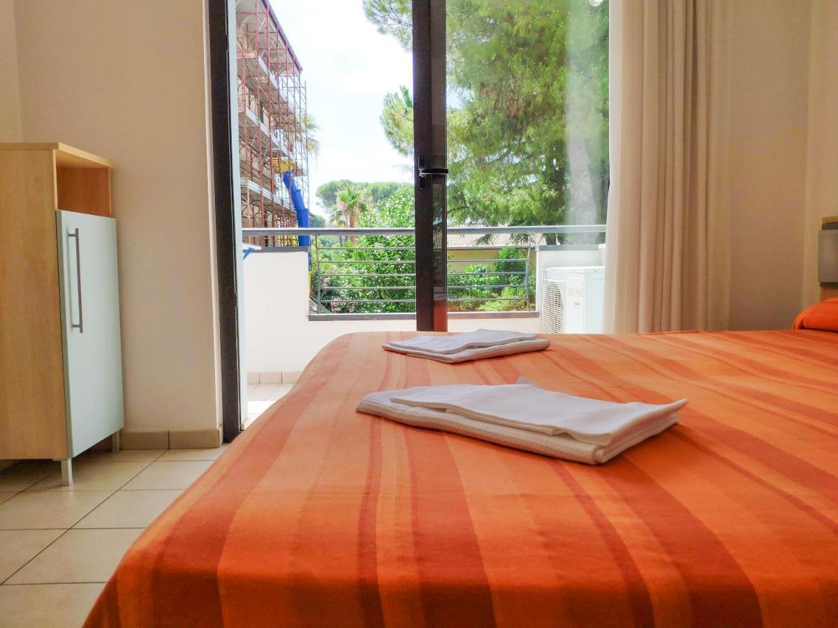 Holiday Rendez Vous Pineto Exterior foto